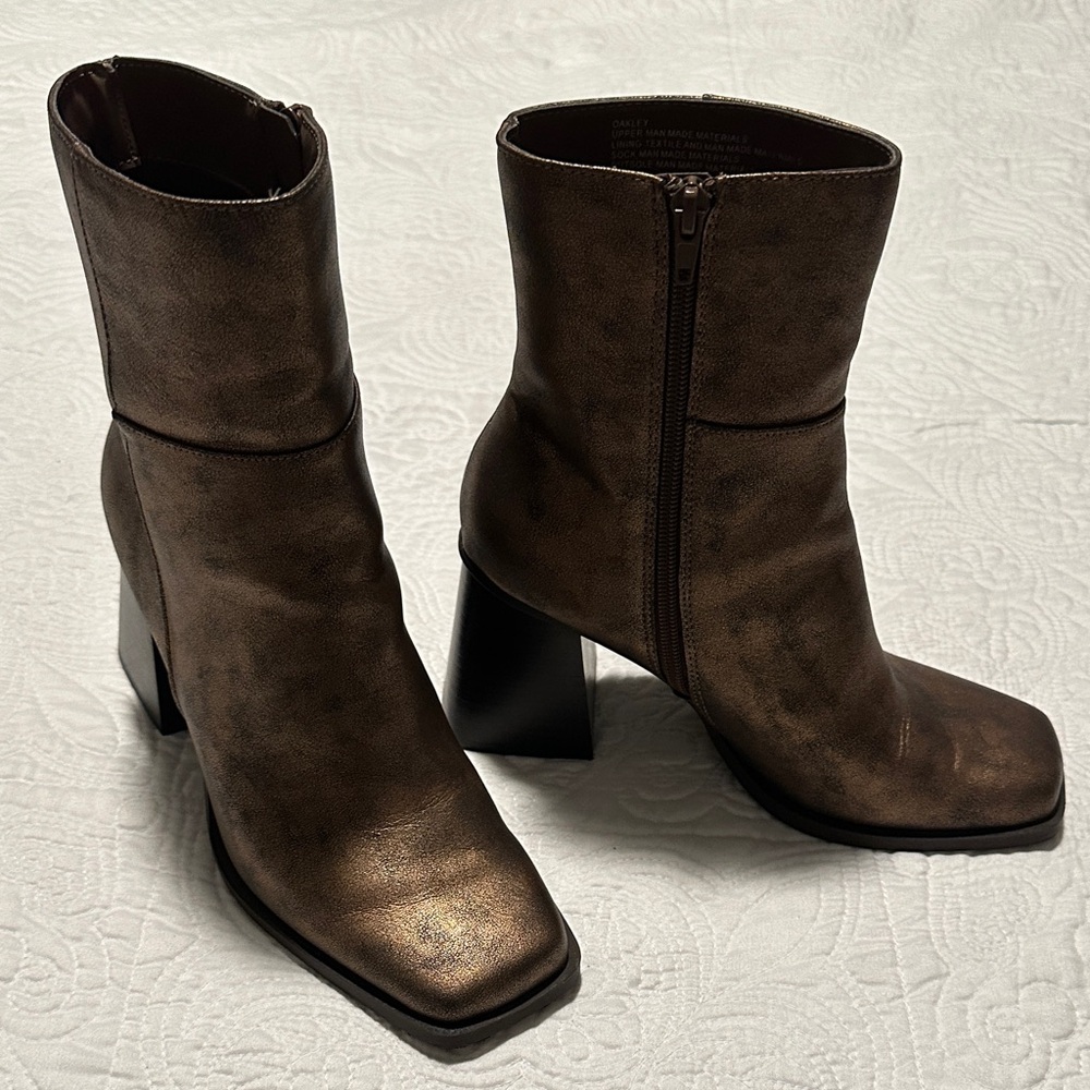 Wonderly Oakley Bronze Heeled Ankle Boots Sz 7